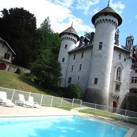 Nyaraló Charming Castle In Serri Res En Chautagn With Pool
