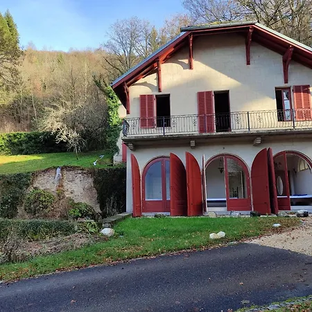 Charming Castle In Serri Res En Chautagn With Pool Nyaraló *