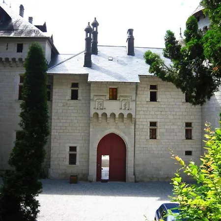Charming Castle In Serri Res En Chautagn With Pool Nyaraló