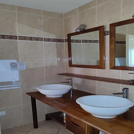 펜션 Charming Castle In Serri Res En Chautagn With Pool *